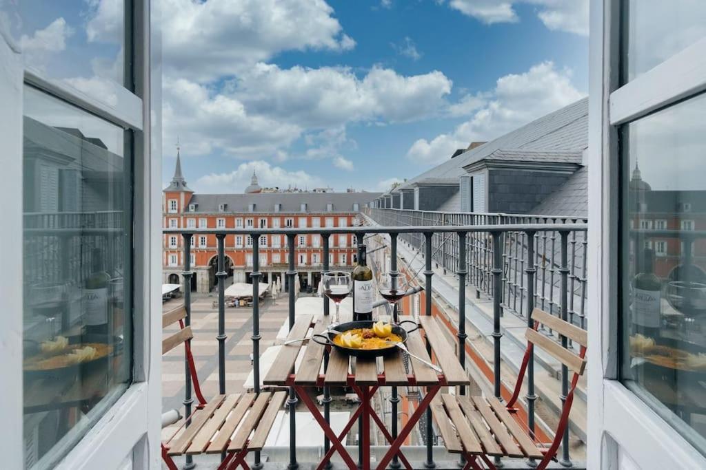 Yoomi Homes Plaza Mayor Мадрид Екстериор снимка